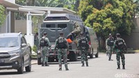 Hingga saat ini penyisiran masih dilakukan petugas.