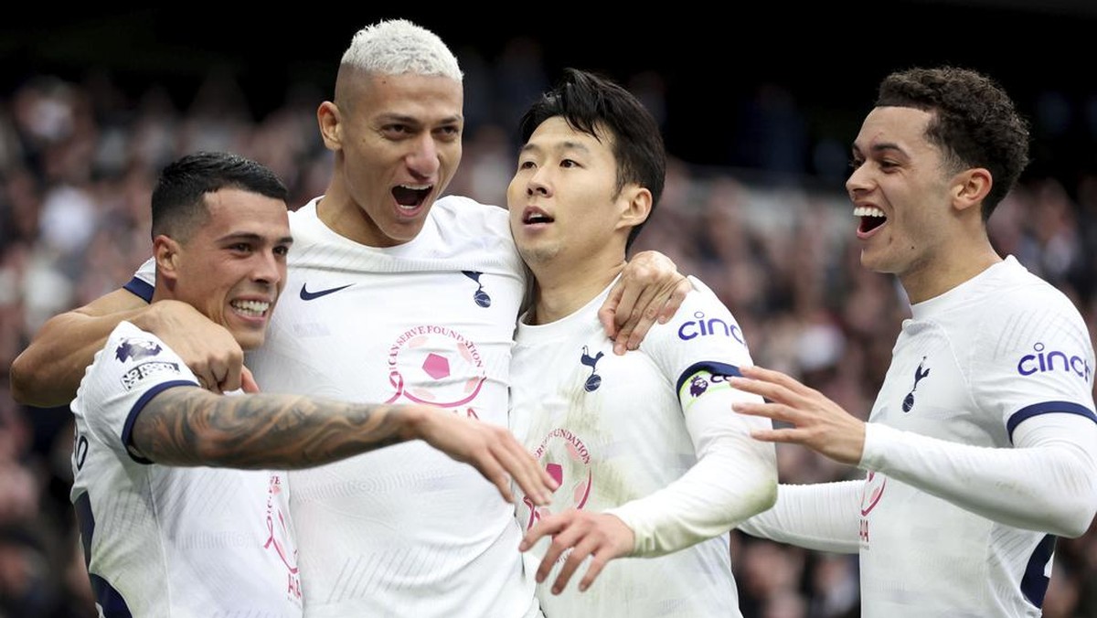 Sempat tertinggal lebih dulu, Tottenham Hotspur menang 2-1 atas Luton Town dalam lanjutan Premier League (Foto: AP/Steven Paston)