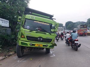 4 Orang Terluka dalam Tabrakan Beruntun di Jalan Transyogi Bogor