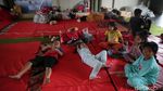 Warga Terdampak Kebakaran Gudang Amunisi Masih Bertahan di Pengungsian