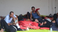 Rumah para pengungsi yang sedang disisir ini berjarak kurang lebih 1 km dari lokasi kebakaran gudang amunisi.