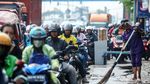 Ada Proyek SPAM, Depan Stasiun Kranji Macet