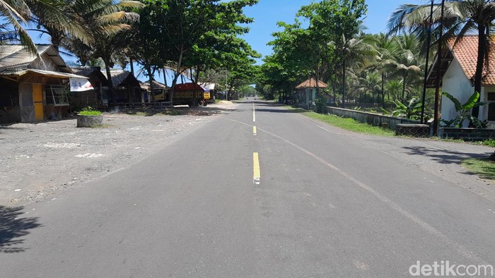 Ancaman abrasi di Pantai Selatan Pangandaran.