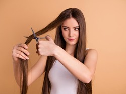 6 Arti Mimpi Potong Rambut Sendiri, Siap untuk Perubahan Hidup