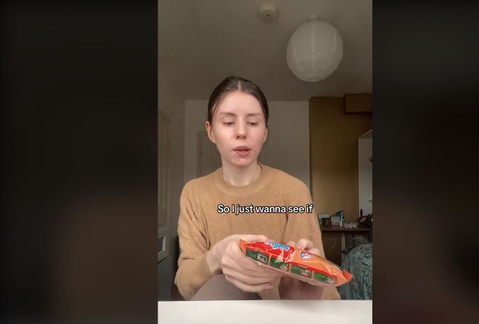 Bule Ini Pertama Kali Masak Indomie dan Berakhir Gagal Total