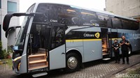 Bus ini melayani rute perjalanan dari dan menuju Jakarta, Bandung, serta Malang. 