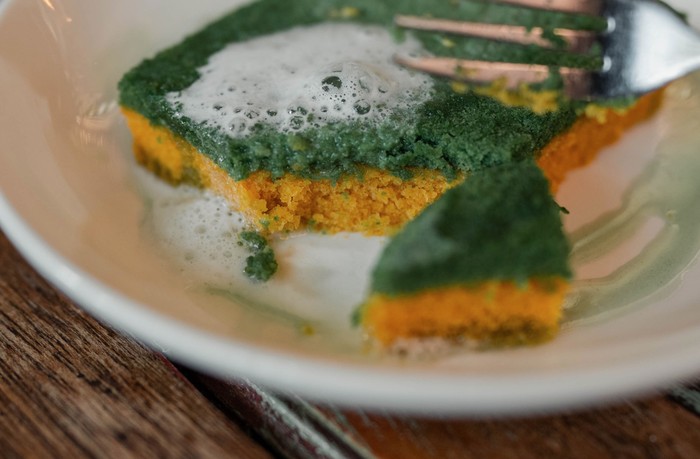 Cake spons cuci piring di Singapura