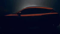 Mobil ini pakai single warna dengan detail floating roof (atap mengambang) di bagian belakang. Foto: Carscoops