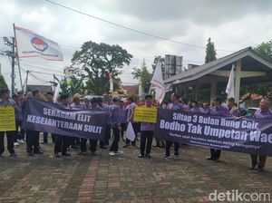 3 Bulan Tak Gajian, Perangkat Desa di Bandongan Magelang Geruduk Kecamatan