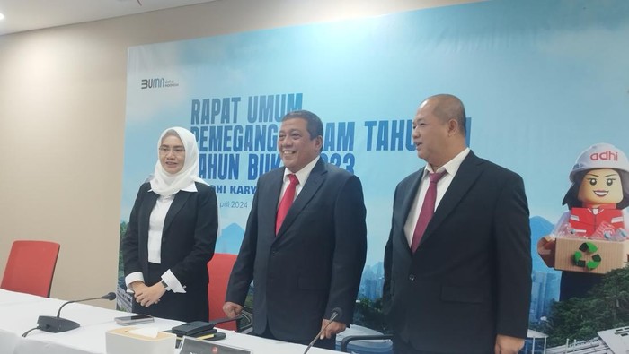 Direktur Utama Adhi Karya Entus Asnawi di kantornya, bilangan MT Haryono, Jakarta Timur, Senin (1/4/2024).