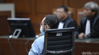 Kasus korupsi Andhi Pramono ini bermula usai gaya hidup mewahnya viral di media sosial. Asal usul kekayaannya menjadi pergunjingan hingga akhirnya diklarifikasi oleh KPK. Hasil klarifikasi Laporan Harta Kekayaan Penyelenggara Negara (LHKPN) milik Andhi ditemukan sejumlah kejanggalan. KPK lalu melakukan penyelidikan hingga Andhi ditetapkan sebagai tersangka kasus gratifikasi.