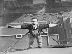 Foto Sejarah Menangkap Momen Mencengangkan