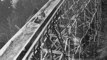 Mengendarai Broughton Lumber Flume, Persimpangan Sungai Hood Di Sungai Columbia Di Perbatasan Washington/Oregon Foto: Boredpanda