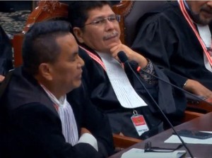 Sidang MK Memanas karena Hotman Vs Kubu AMIN Saling Balas
