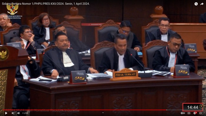 Hotman Paris di Sidang MK