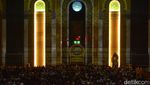 Potret Iktikaf di Masjid Al Akbar Surabaya