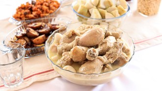 Cemas Kolesterol Jahat Melonjak saat Makan Opor Ayam-Rendang? Catat Saran Dokter