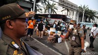 Mereka berbagi tips agar rumah tetap aman selama ditinggal mudik.