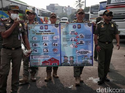 Imbauan Mudik Aman di Terminal Bus Tanjung Priok
