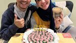 Momen Indra Bekti Makan Bakso dan Sushi Bareng Keluarga
