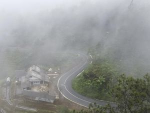 Tim URC dan Inovasi Perbaikan Jalan di Ciamis Diganjar Penghargaan