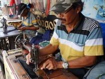 Jasa Permak Laris Jelang Lebaran