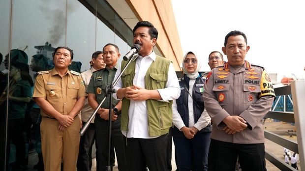 Kapolri Jenderal Listyo Sigit Prabowo, Menko Polhukam Hadi Tjahjanto dan Panglima TNI Jenderal Agus Subiyanto. (Dok Polri)