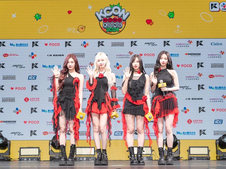 Girlband K-Pop Penuh Pesona di Karpet Merah KCON Hong Kong 2024