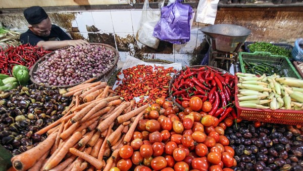 Harga Sembako Jatim 10 April 2025: Ayam Kampung Turun, Cabai Rawit Naik