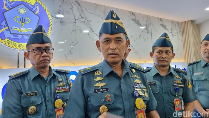 Kepala RSPAL dr Ramelan, Laksamana Pertama dr Sujoko Purnomo SpB