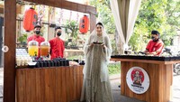 Di acara pengajian pernikahannya tahun lalu, Tyas pilih menu teppanyaki ala Jepang untuk para tamunya Foto: Instagram @tyasmirasih