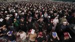 Khusyuknya Muslim Syiah di Irak Sambut Malam Lailatulqadar