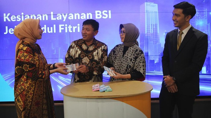 PT Bank Syariah Indonesia Tbk (BSI) menyiapkan sekitar Rp45 Triliun uang tunai untuk memenuhi kebutuhan masyarakat jelang Idul Fitri.