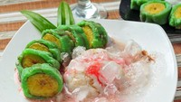 Di Kebon Jeruk, Jakarta Barat pun ada penjual es pisang ijo legendaris. Tepatnya di Pisang Ijo Sake 77. Harga seporsi es pisang ijo komplet dibanderol mulai dari Rp 20.000 aja. Foto : ilustrasi istock