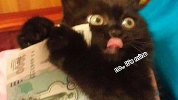 Saat emak minta duit THR yang dikasih nenek barusan. Kamu tim pasrah atau berusaha nyimpan sendiri? Foto: 1cak