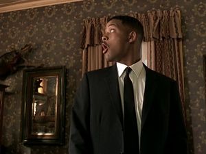 Sinopsis Film Men in Black, Kala New York Jadi Markas Alien