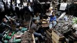 Momen Kebersamaan Pedagang India Bukber di Tengah Toko