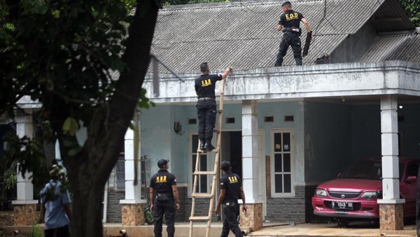 Momen Penyisiran Serpihan Amunisi Pascakebakaran Gudang Peluru
