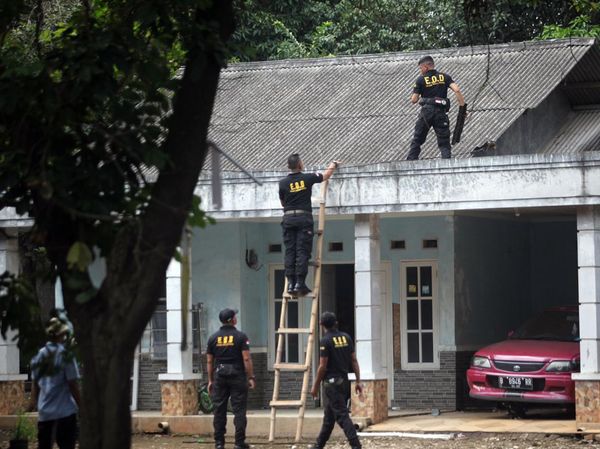 Momen Penyisiran Serpihan Amunisi Pascakebakaran Gudang Peluru