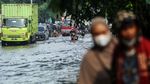 Motor Mogok Usai Terobos Banjir di Bekasi