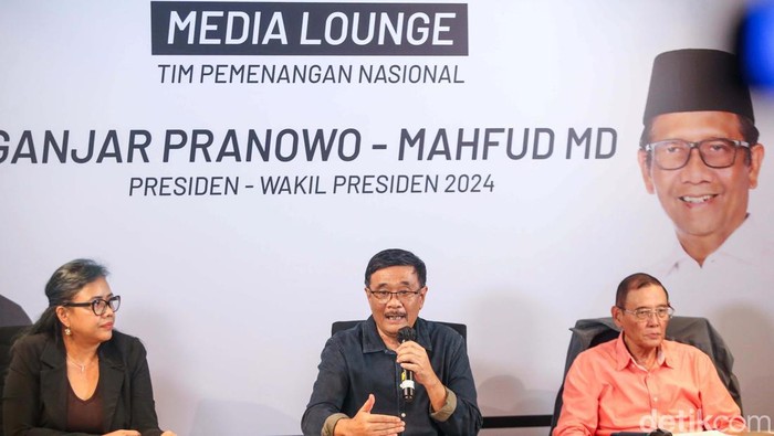 Pakar Hukum Tata Negara Soroti Sengketa Pemilu di MK Pakar Hukum Tata Negara menyoroti sengketa Pemilu di Mahkamah Konstitusi. Hal itu disampaikan dalam diskusi di Jakarta, Senin (1/4/2024).
