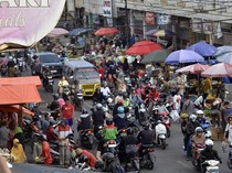 Pasar Tumpah di Lampung Hambat Lalu Lintas