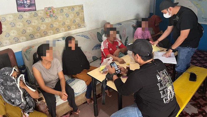 Penampungan calon PMI Ilegal di Batam saat digerebek polisi. (Dok Polda Kepri)