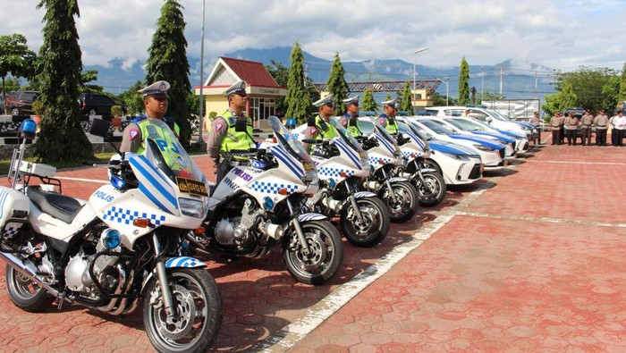 Personel Polda Sulteng saat mengikuti apel.