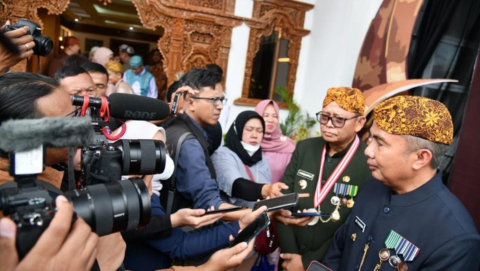 Pj Gubernur Jabar Bey Machmudin.