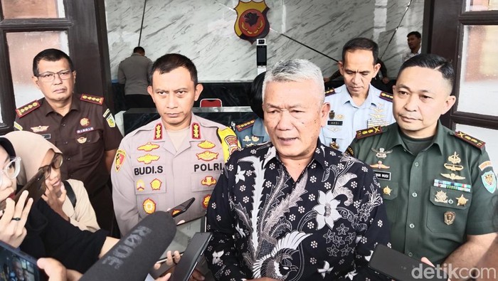 Pj Walkot Bandung Bambang Tirtoyuliono.