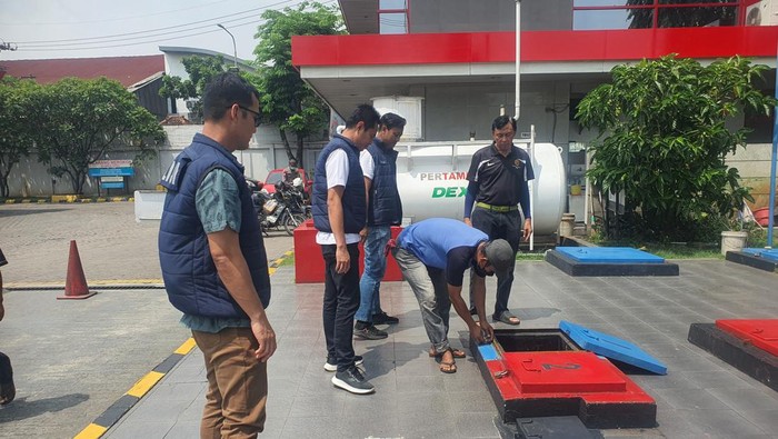 Polisi cek BBM di SPBU