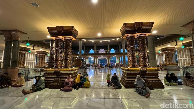 Potret kemegahan Masjid Darussalam Mojokerto yang kini sudah berusia 131 tahun