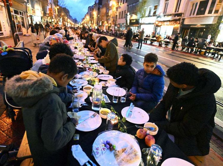 Rekor! Buka Puasa Terpanjang di Belgia 2 Km