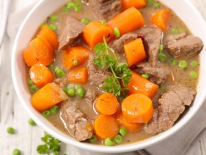Resep Sup Daging Sengkel dan Wortel, Kuahnya Gurih Mantap